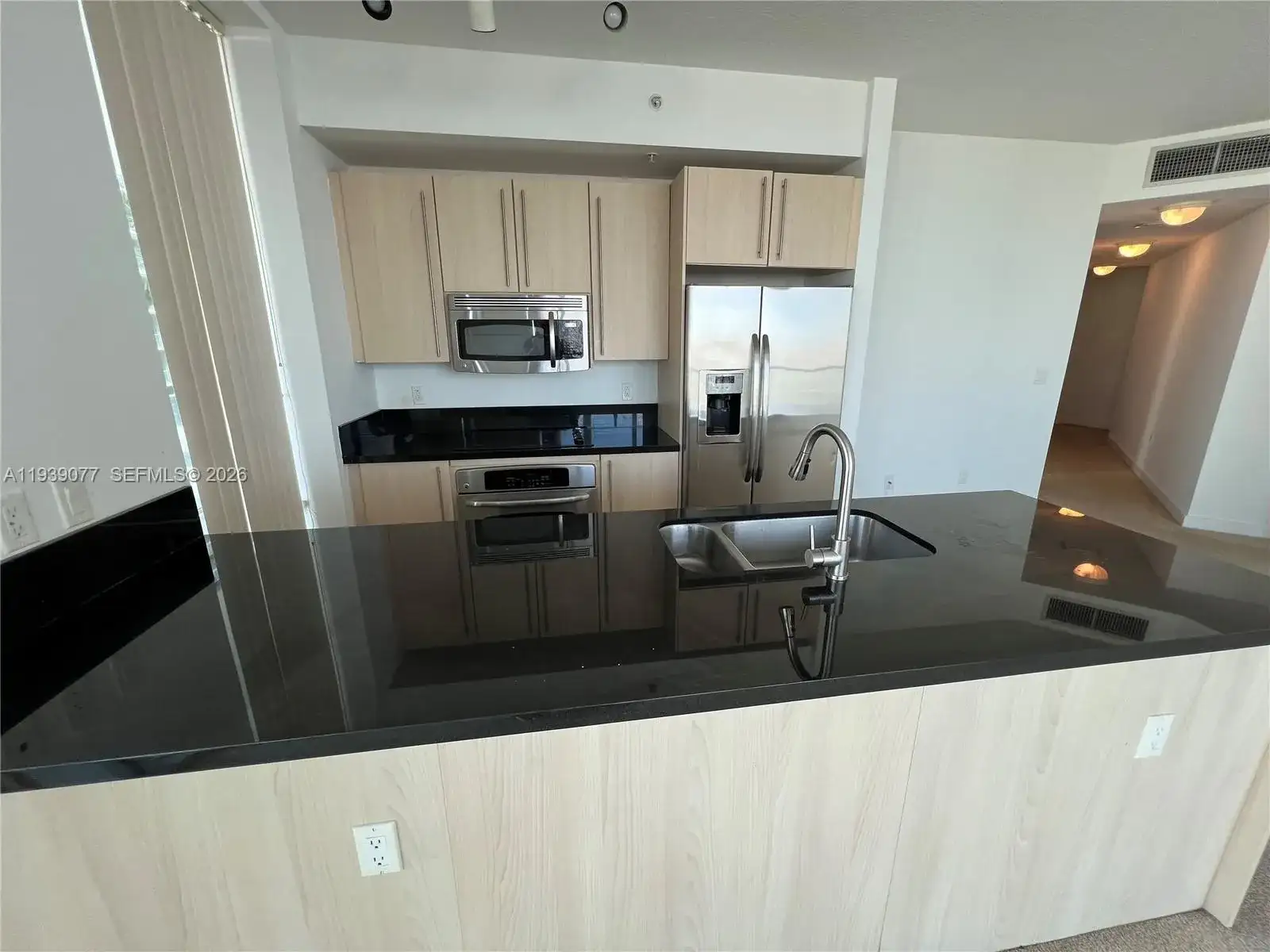 79 SW 12th St, Miami FL 33130 photo 4