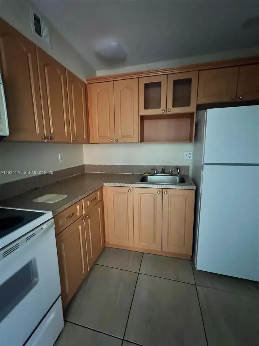 9403 SW 76th St # Y38, Miami FL 33173 photo 2