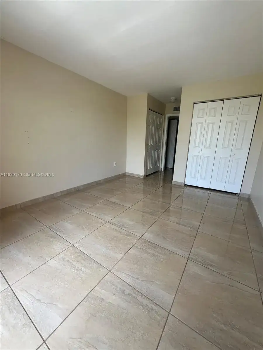 9403 SW 76th St # Y38, Miami FL 33173 photo 3