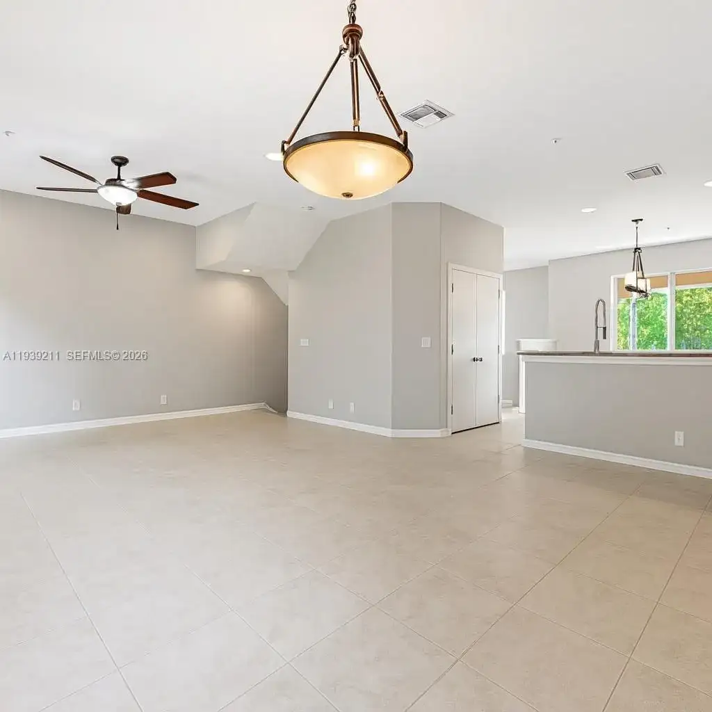 4581 Danson Way, Delray Beach FL 33445 photo 2