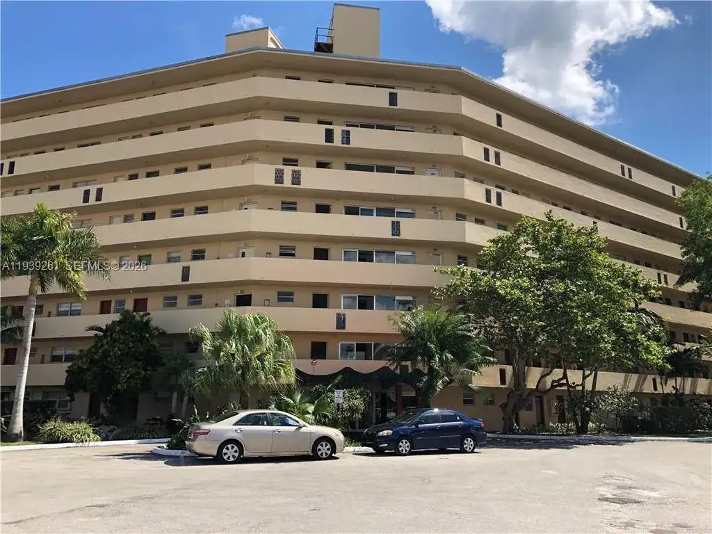 1750 NE 191st St # 1, Miami FL 33179 photo 3