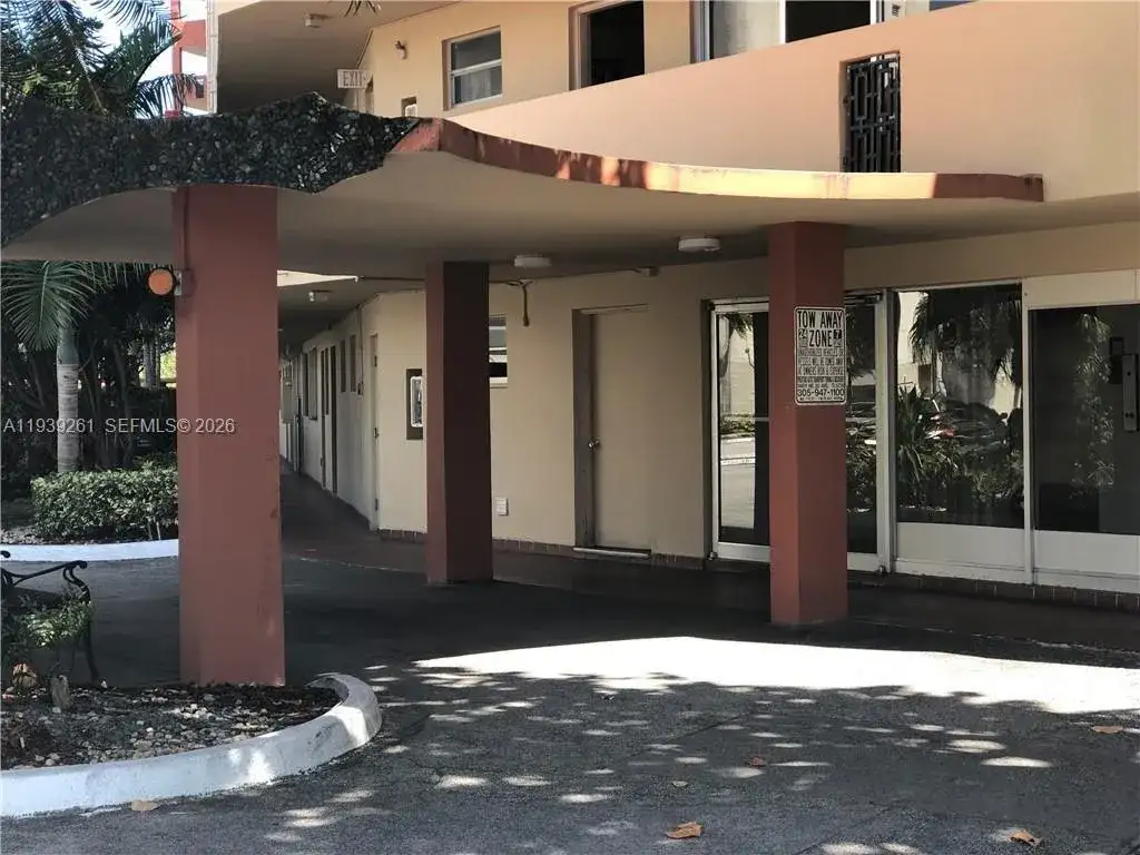 1750 NE 191st St # 1, Miami FL 33179 photo 4
