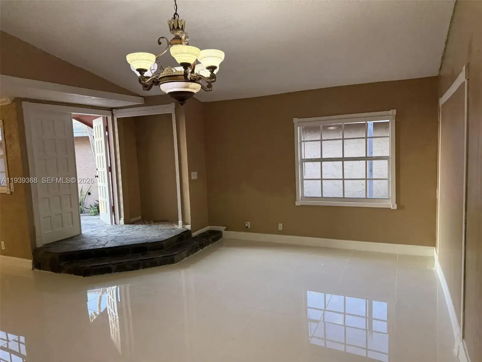 8071 SW 24th PL, Miramar FL 33025 photo 2