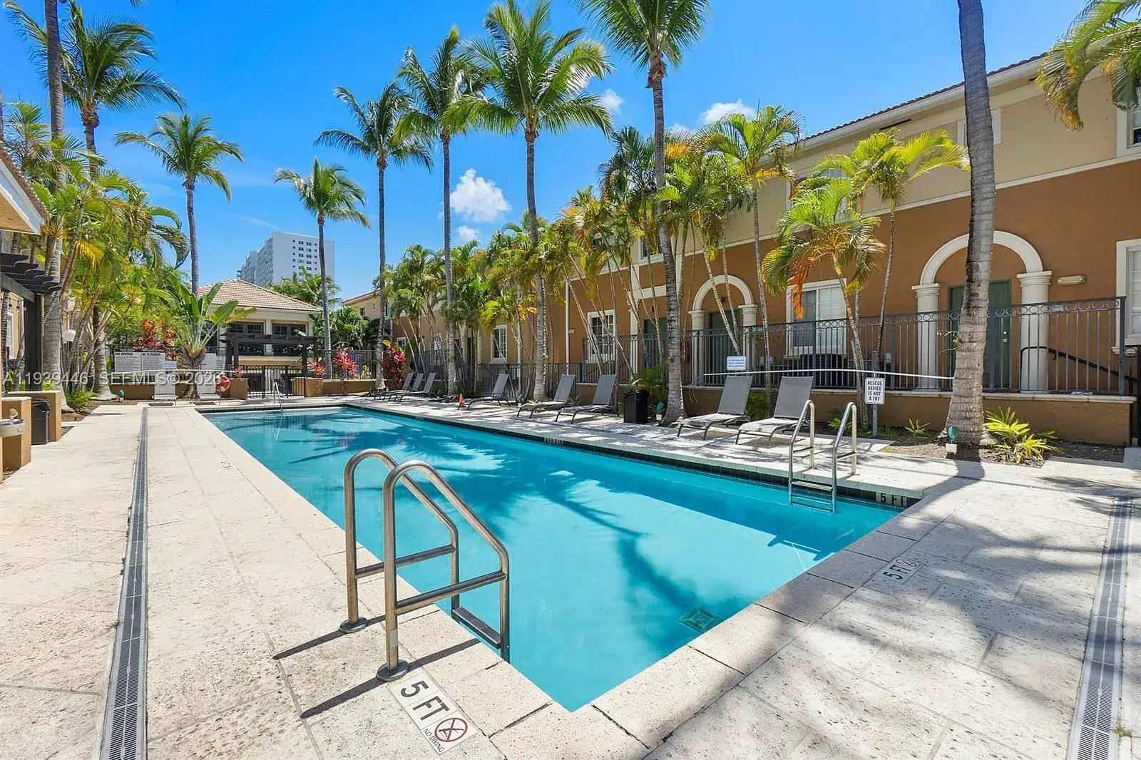 2861 NE 185th St # 302, Aventura FL 33180 photo 3