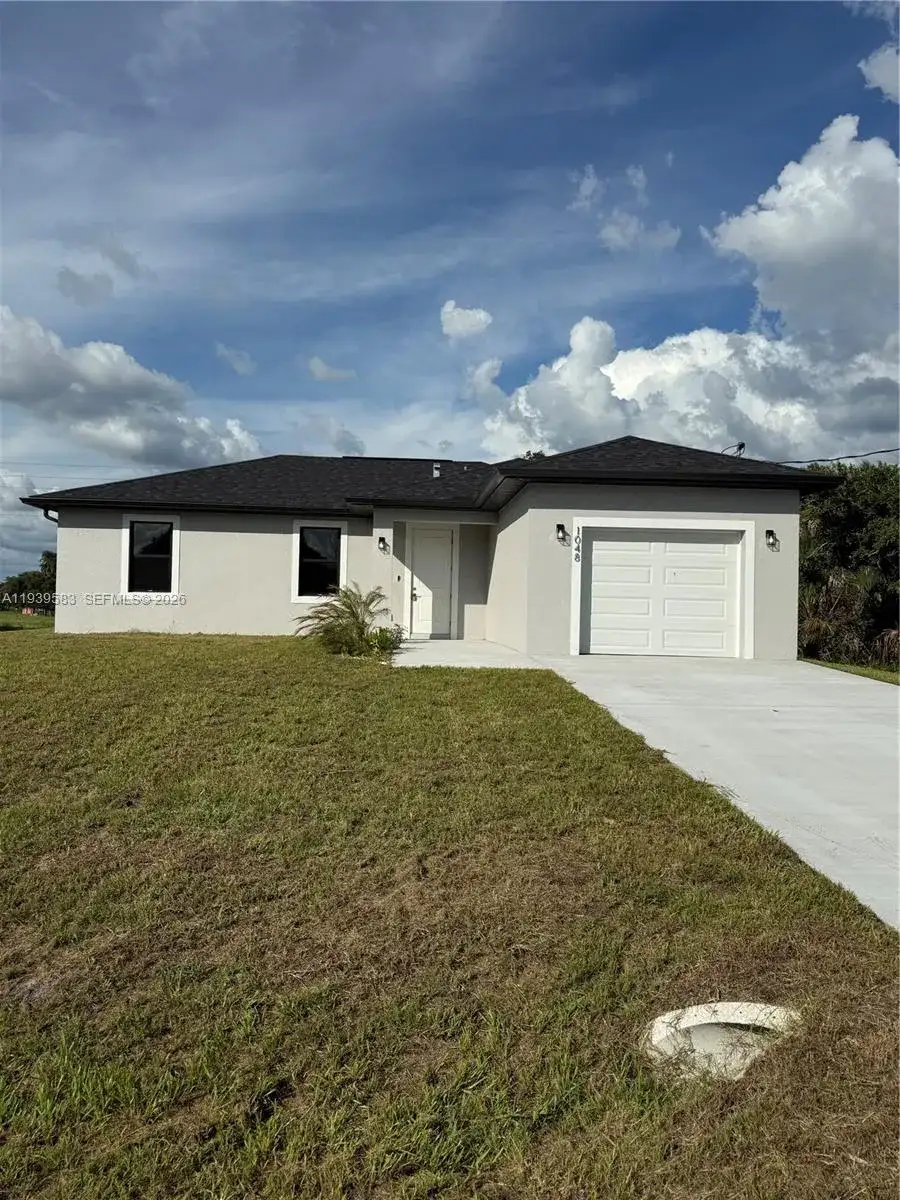 1048 Jay Ct, La Belle FL 33935 photo 3