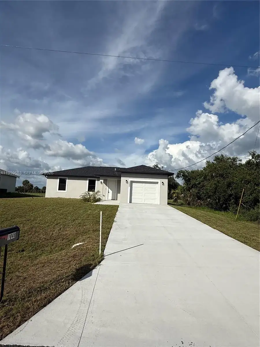 1048 Jay Ct, La Belle FL 33935 photo 5