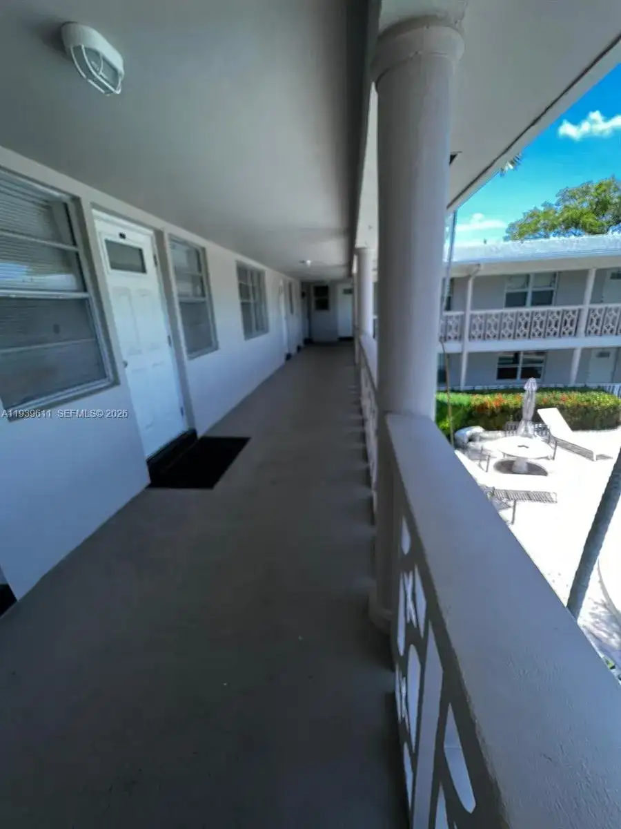 2701 NE 1st St # 203, Pompano Beach FL 33062 photo 2