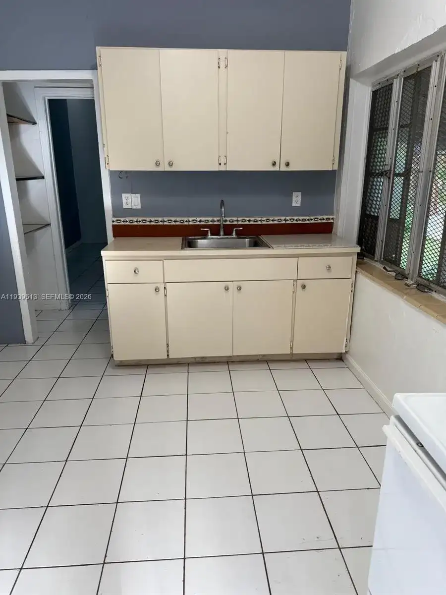 3100 SW 13th st, Miami FL 33145 photo 3