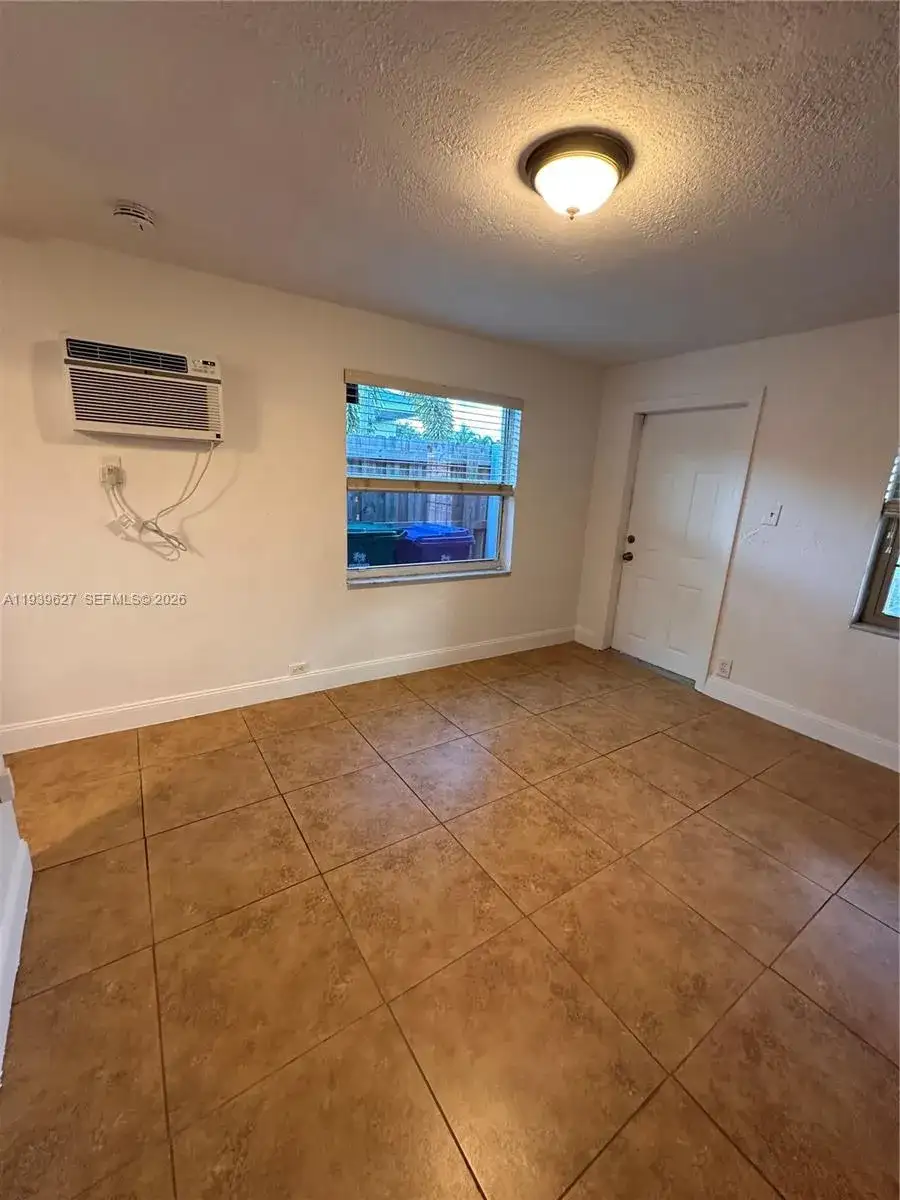 6131 SW 39th St, Miramar FL 33023 photo 5