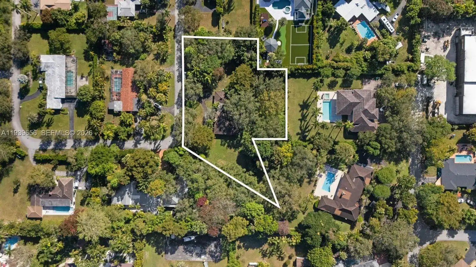 13500 SW 68th Ct, Pinecrest FL 33156 photo 3