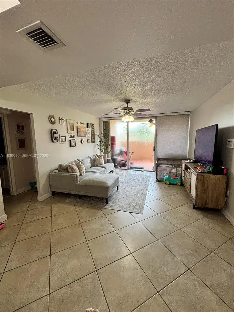 10425 SW 112th Ave # 113, Miami FL 33176 photo 2