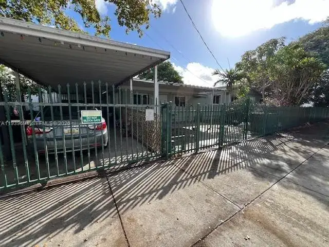 501 E 8th St, Hialeah FL 33010 photo 4