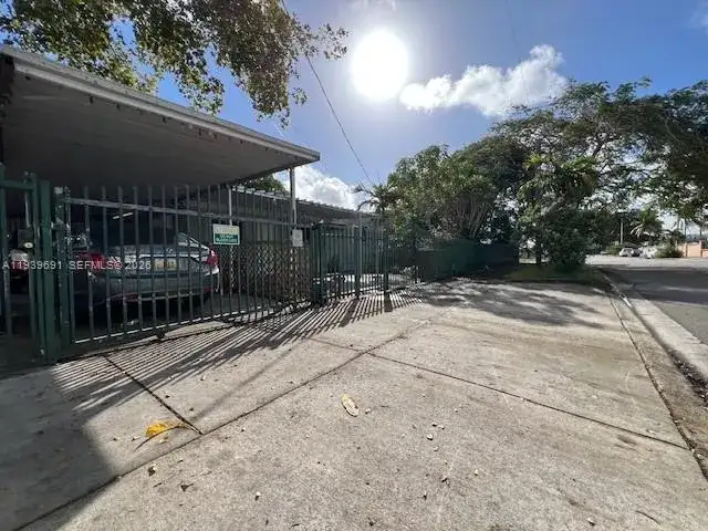 501 E 8th St, Hialeah FL 33010 photo 5