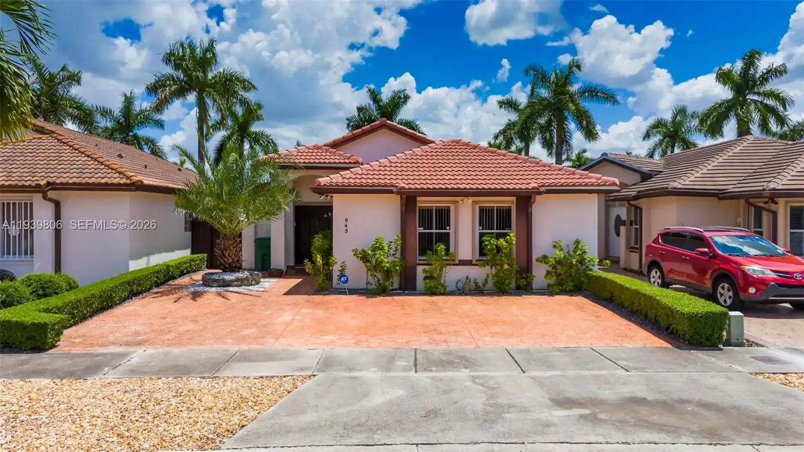 945 NW 132nd Ave W, Miami FL 33182 photo 2