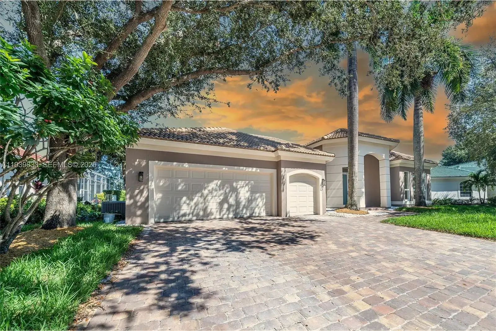 8041 Bermuda Point Ln, Davie FL 33328 photo 2