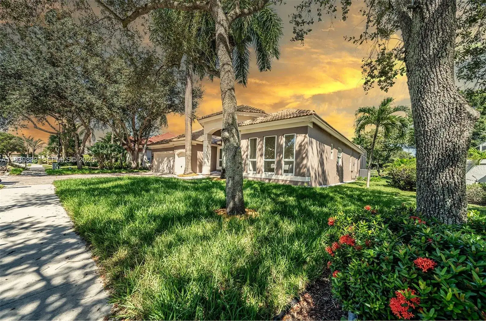 8041 Bermuda Point Ln, Davie FL 33328 photo 4