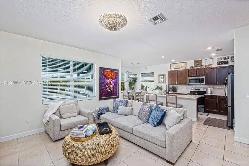 8175 NW Greenbank Cir, Port St. Lucie FL 34987 photo 4