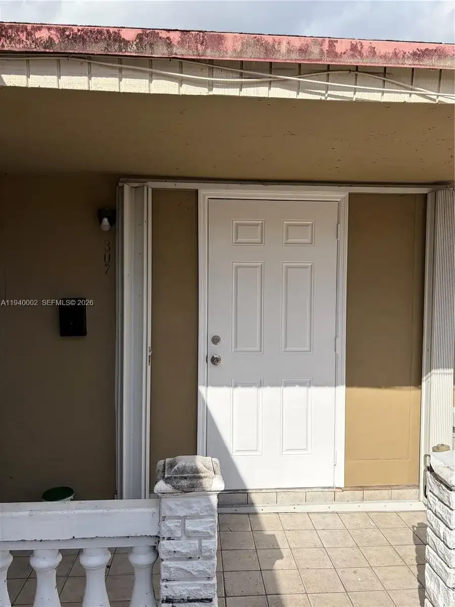307 E 14th St, Hialeah FL 33010 photo 2