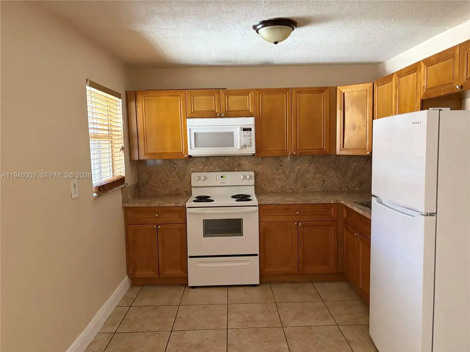 307 E 14th St, Hialeah FL 33010 photo 4