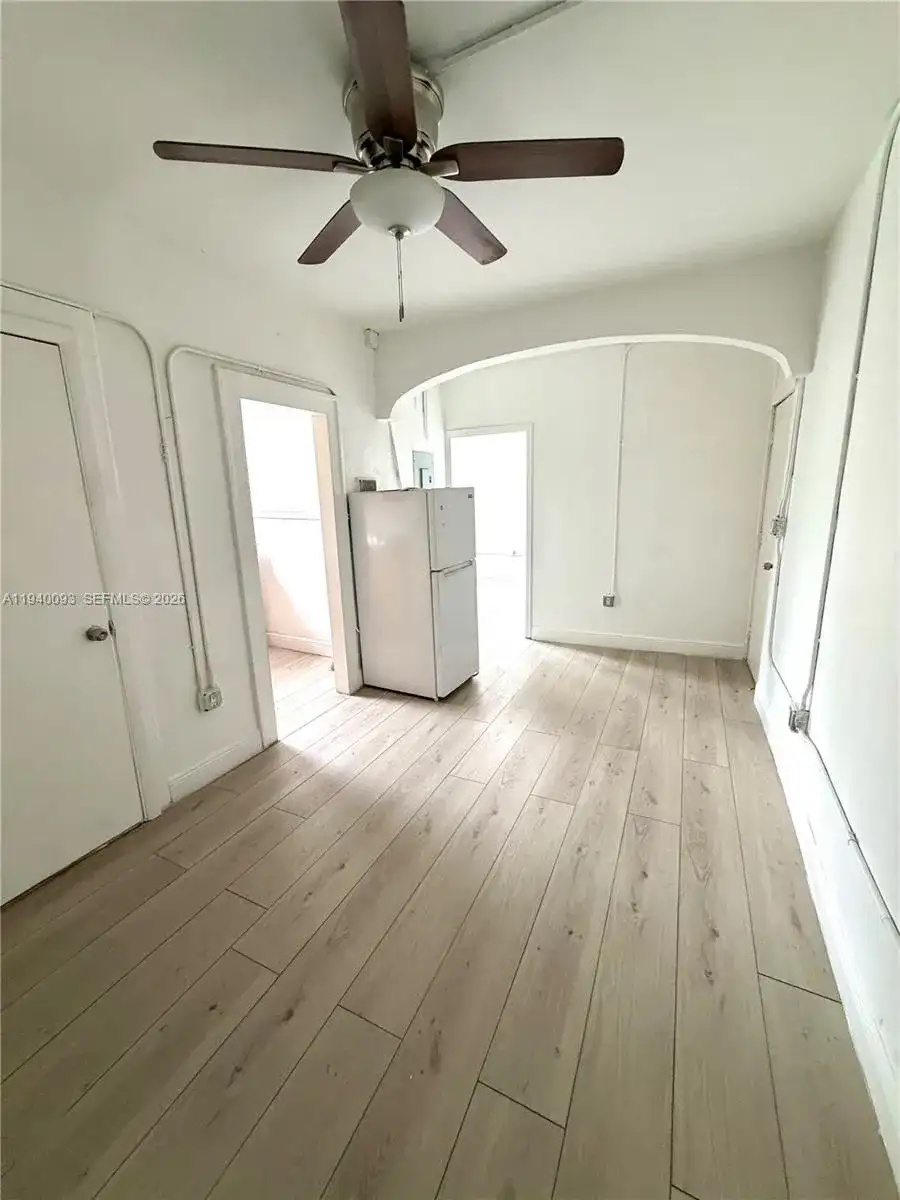 967 SW 5th St, Miami FL 33130 photo 3