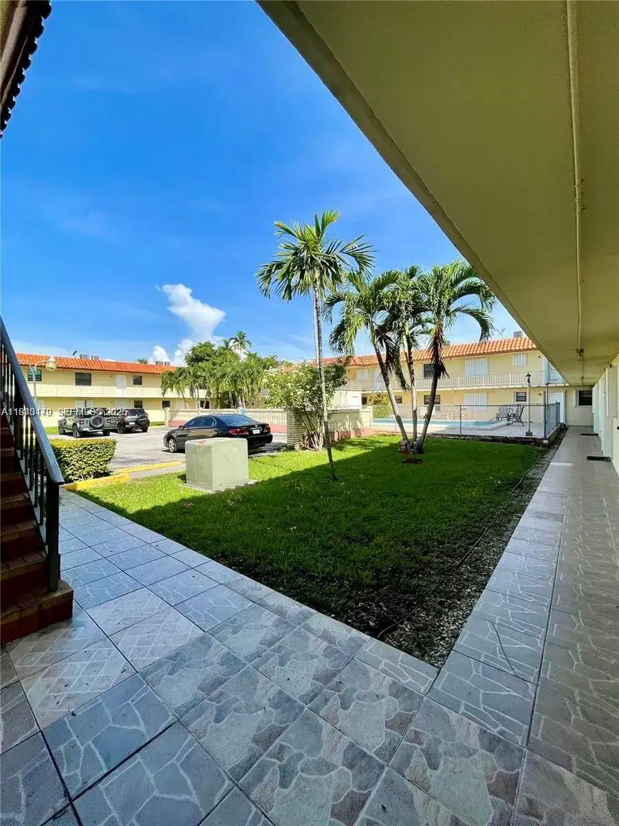 8701 SW 12th St # 30, Miami FL 33174 photo 2