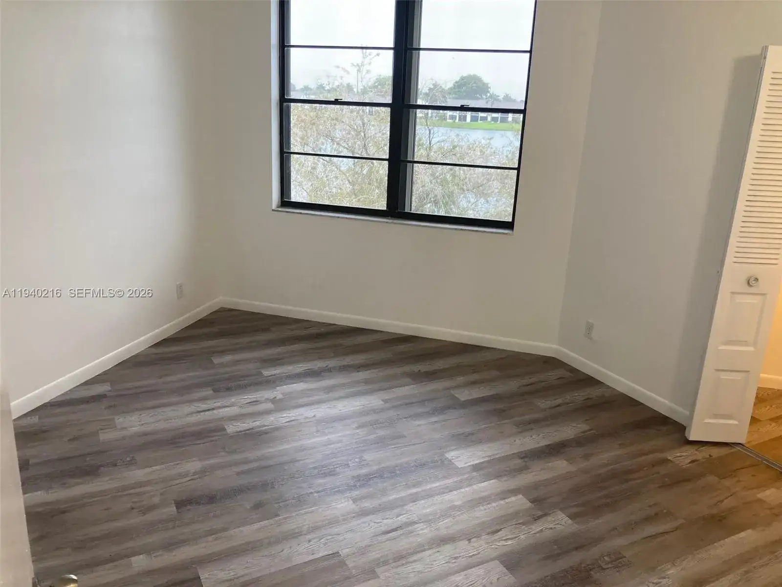 212 Lake Pointe Dr # 307, Oakland Park FL 33309 photo 4