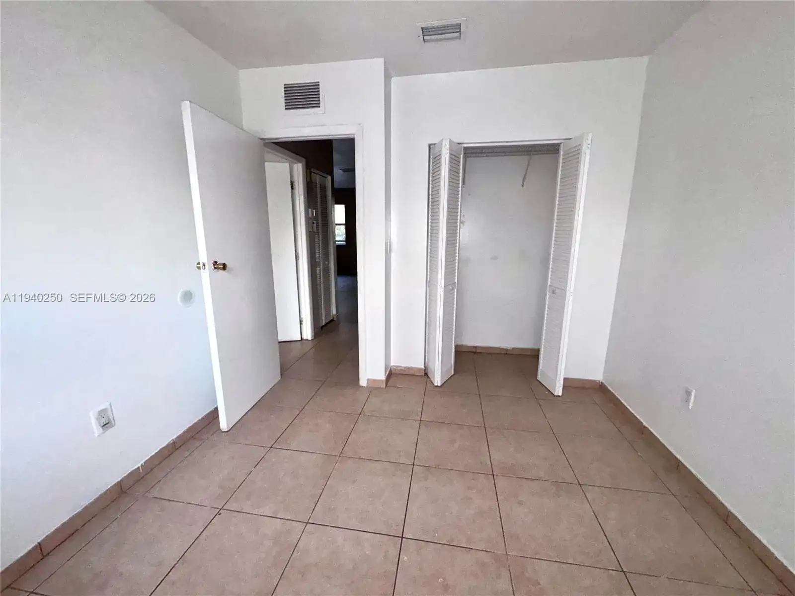 14140 NE 2nd Ct # 4, Miami FL 33161 photo 4