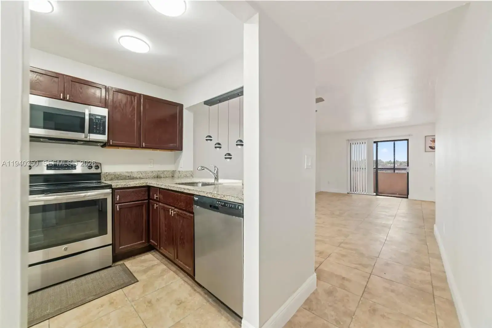 880 NE 207th Ter # 10, Miami FL 33179 photo 4