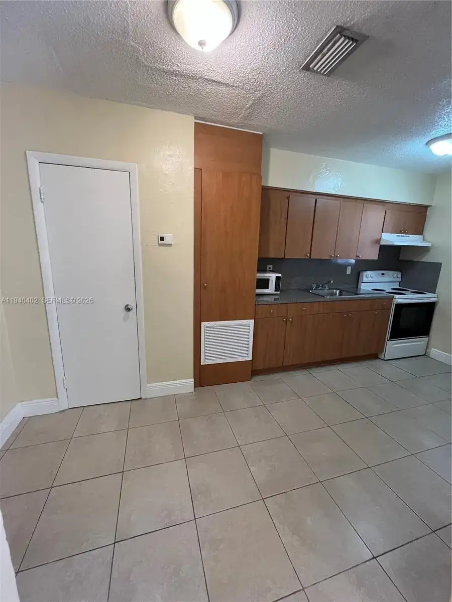 66 W 9th St # 3, Hialeah FL 33010 photo 2