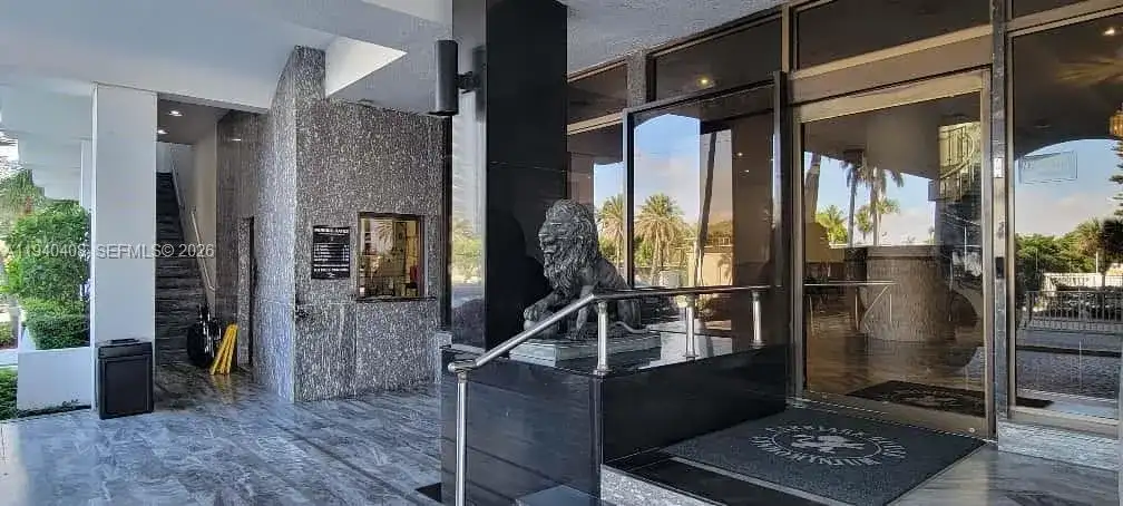 5401 Collins Ave # 214, Miami Beach FL 33140 photo 3