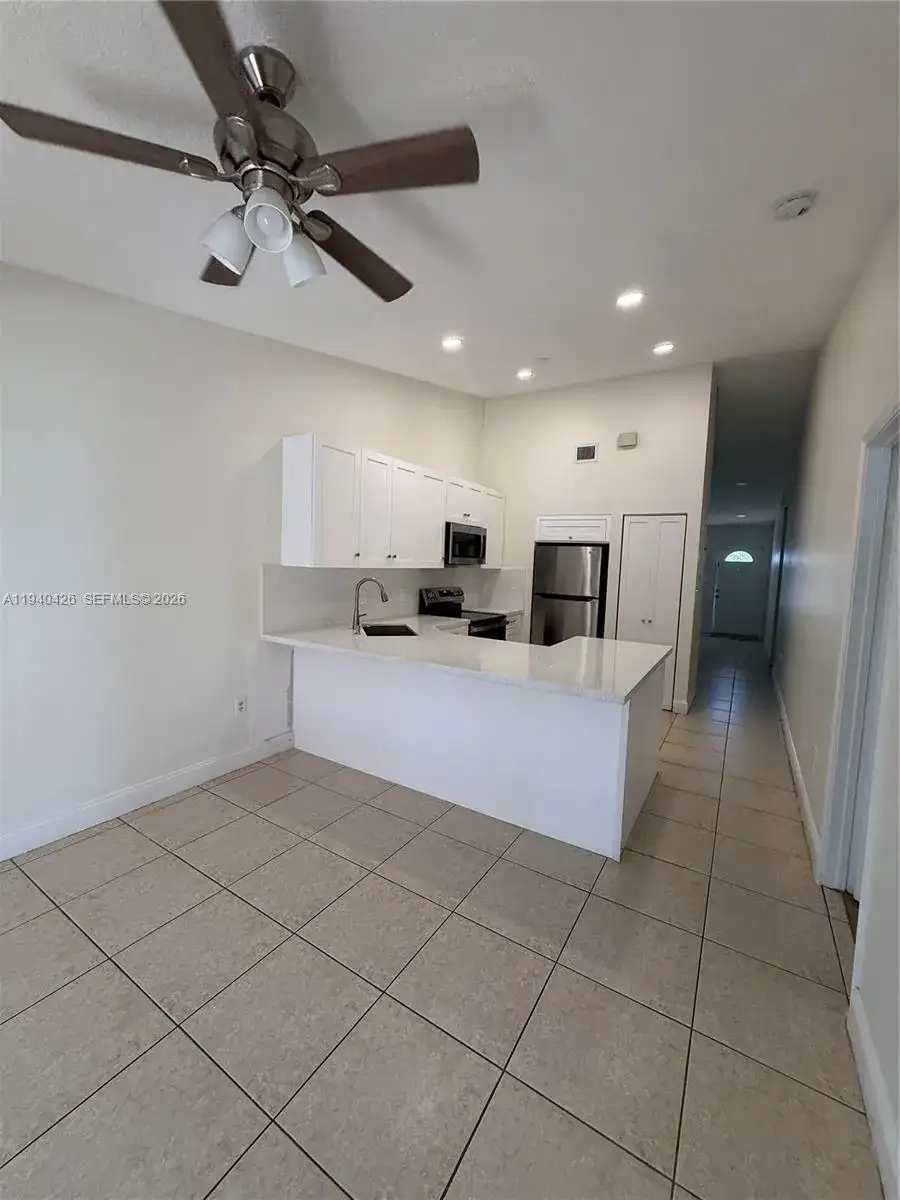 11417 NW 87th Pl, Hialeah Gardens FL 33018 photo 3