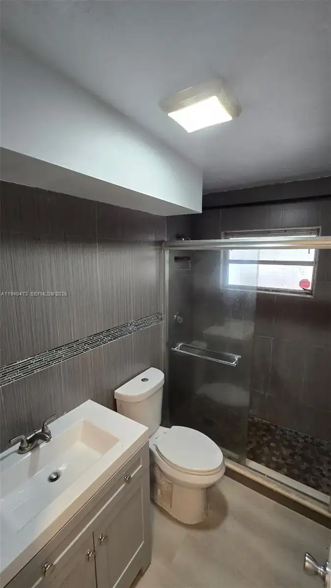 11431 NW 35th St, Sunrise FL 33323 photo 4