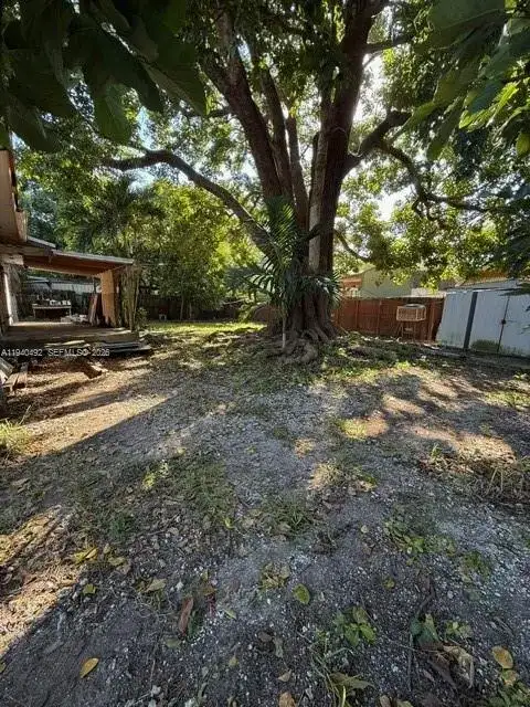 655 SW 6th Ter, Florida City FL 33034 photo 5