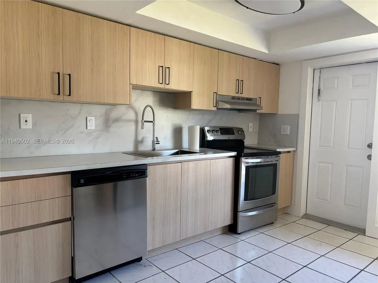 5904 SW 27th St, West Park FL 33023 photo 2