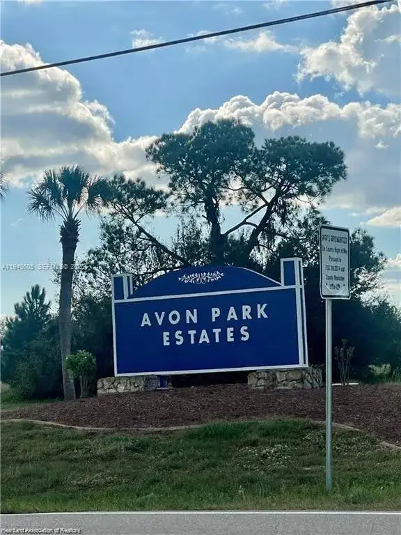 2301 S Avon Estates Blvd, Avon Park FL 33825 photo 5