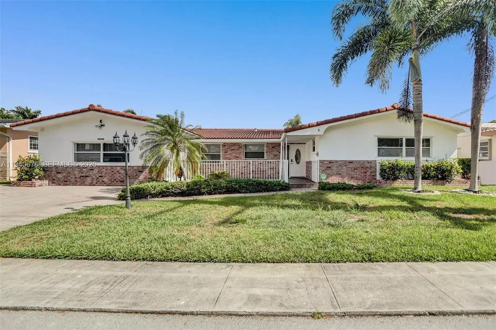 2827 Arthur St, Hollywood FL 33020 photo 4