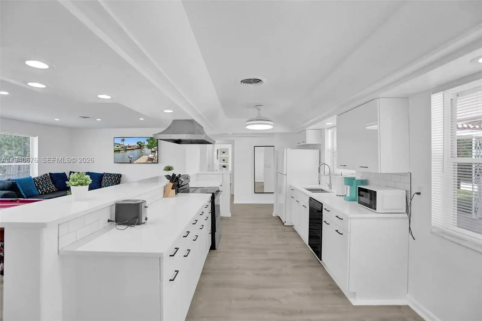 2827 Arthur St, Hollywood FL 33020 photo 5