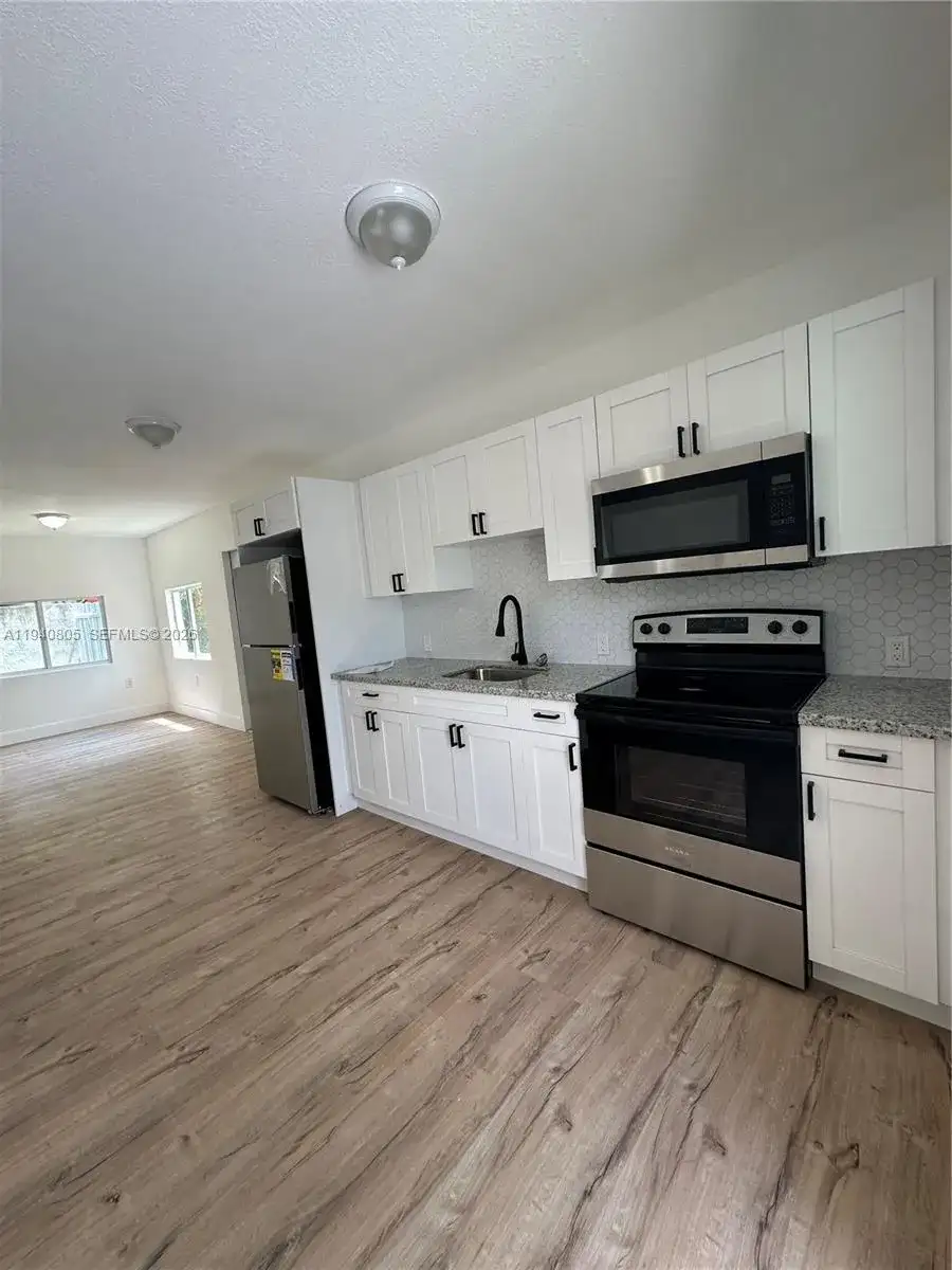 3123 NW 22nd Ct, Miami FL 33142 photo 4