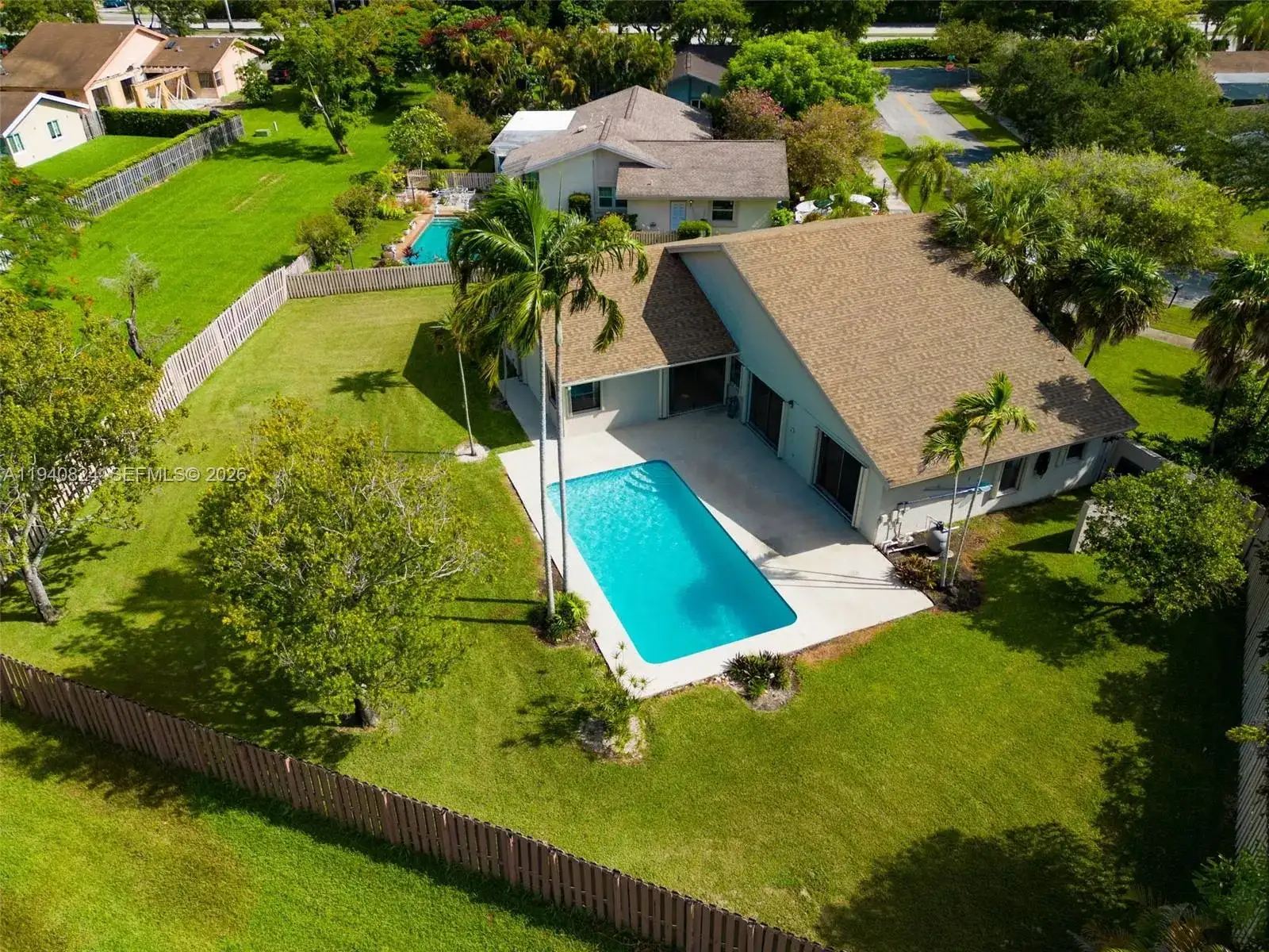 10424 SW 114th Ct, Miami FL 33176 photo 2