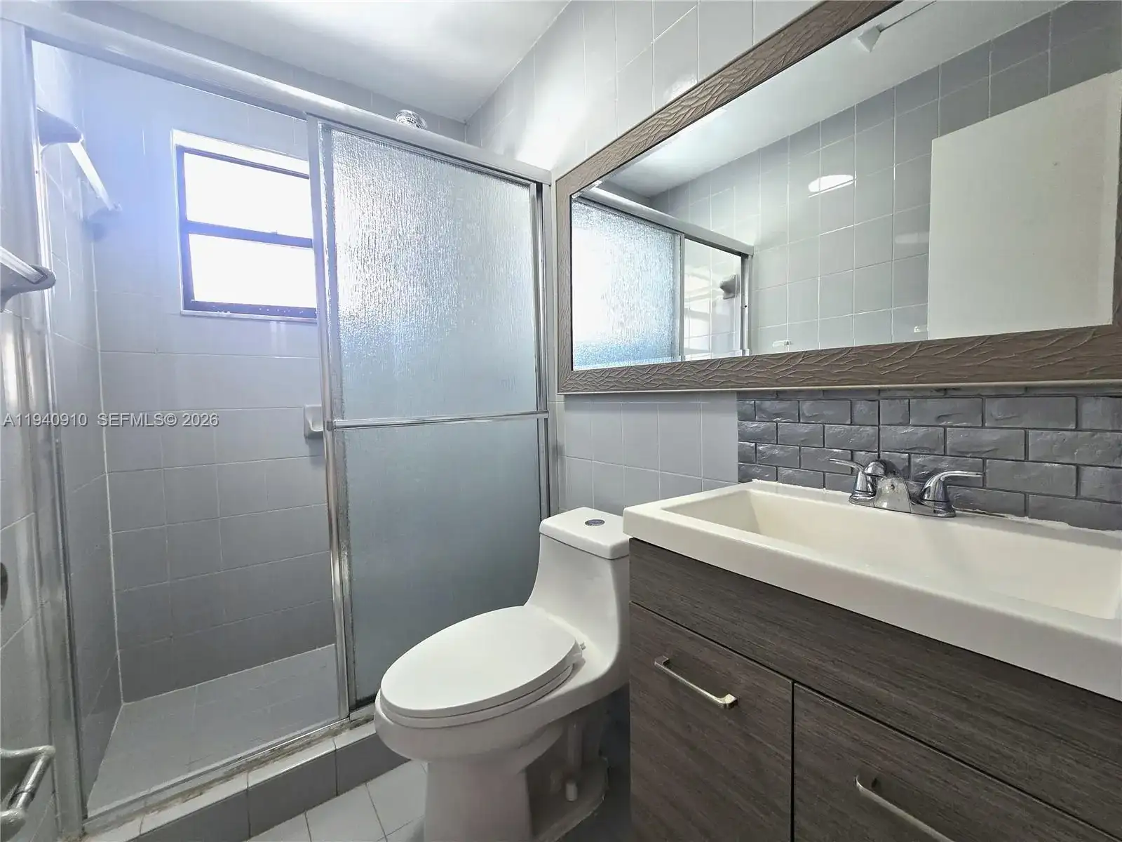 2775 W 61st St # 203, Hialeah FL 33016 photo 4