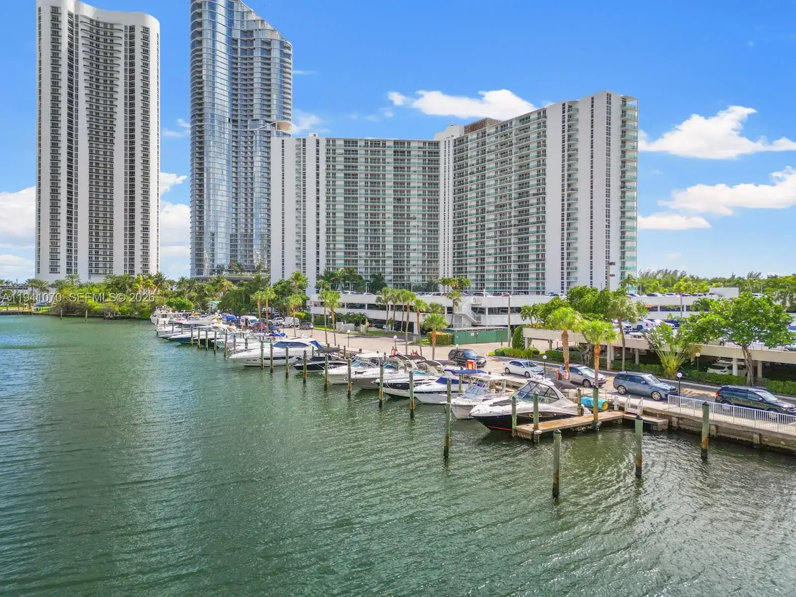 500 Bayview Drive, Sunny Isles Beach FL 33160 photo 4
