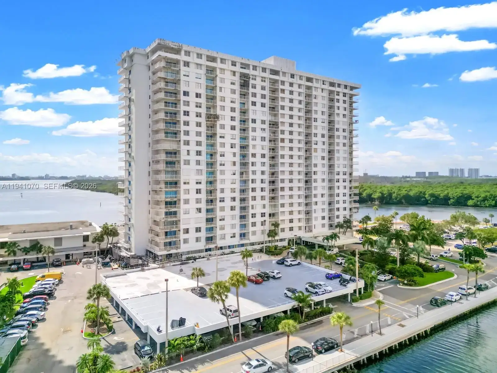 500 Bayview Drive, Sunny Isles Beach FL 33160 photo 5