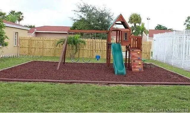 885 NE 213th Ter # 2, Miami FL 33179 photo 3