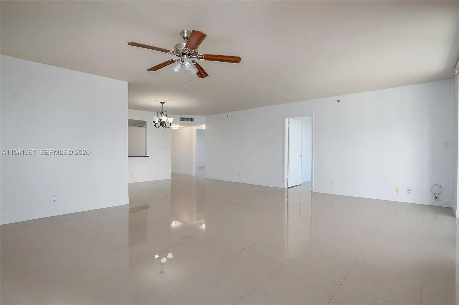 3150 W Rolling Hills Cir # 307, Davie FL 33328 photo 2
