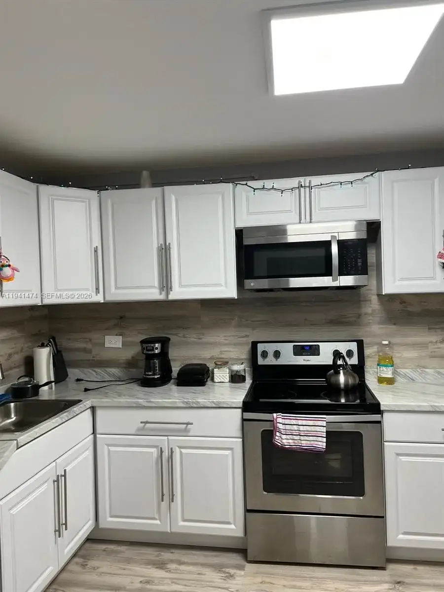 1670 NE 191st St # 3, Miami FL 33179 photo 5