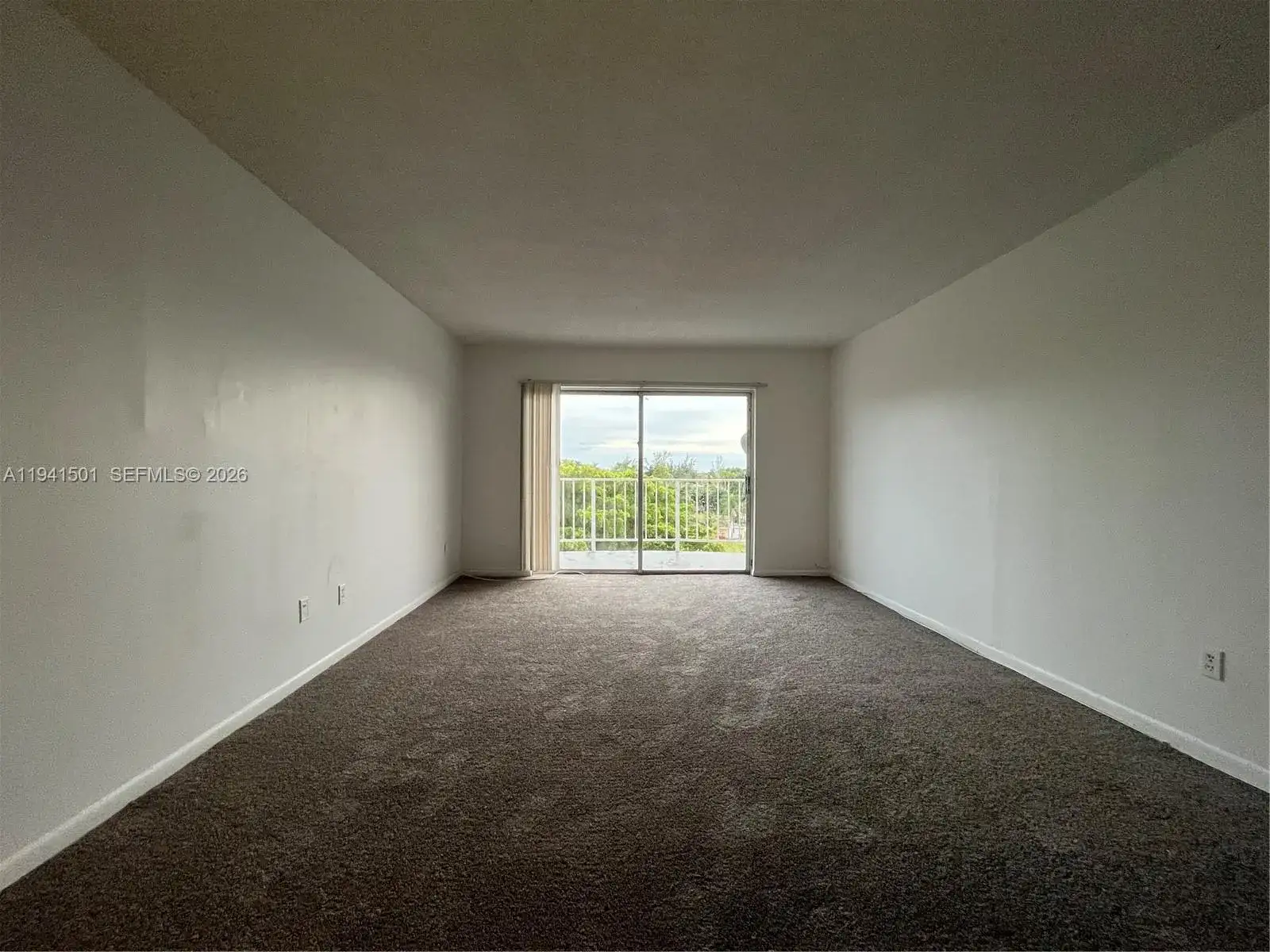 492 NW 165th St Rd # 611, Miami FL 33169 photo 2