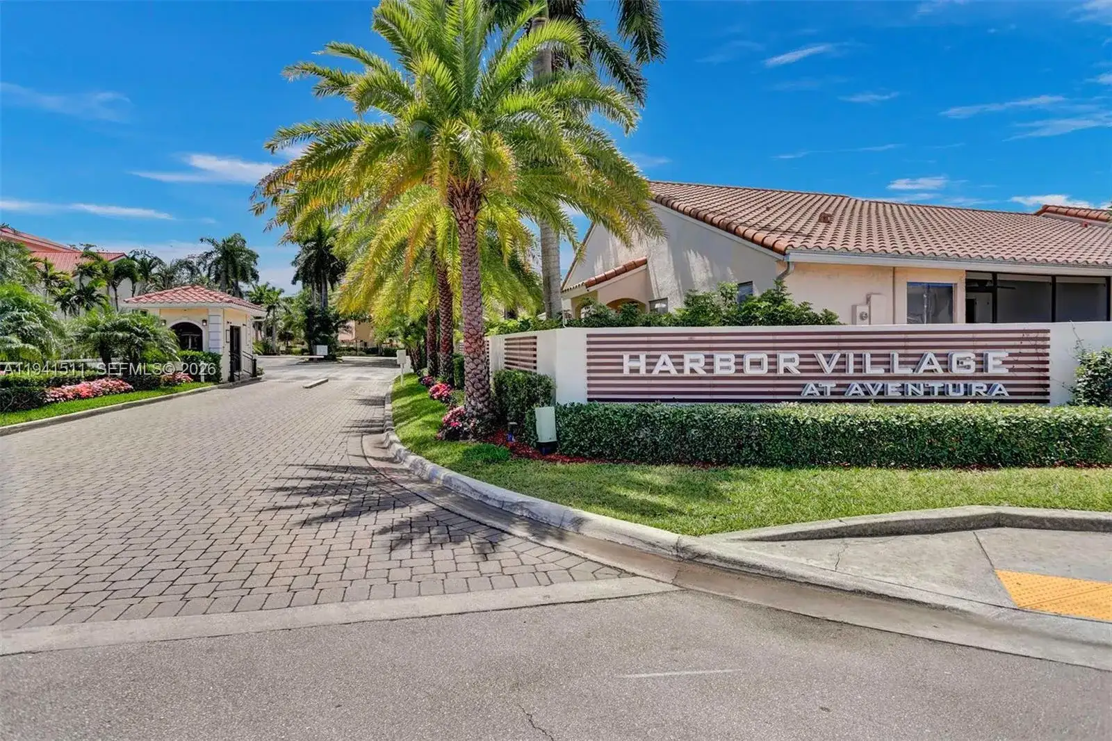 21150 Jib Ct # J12, Aventura FL 33180 photo 2