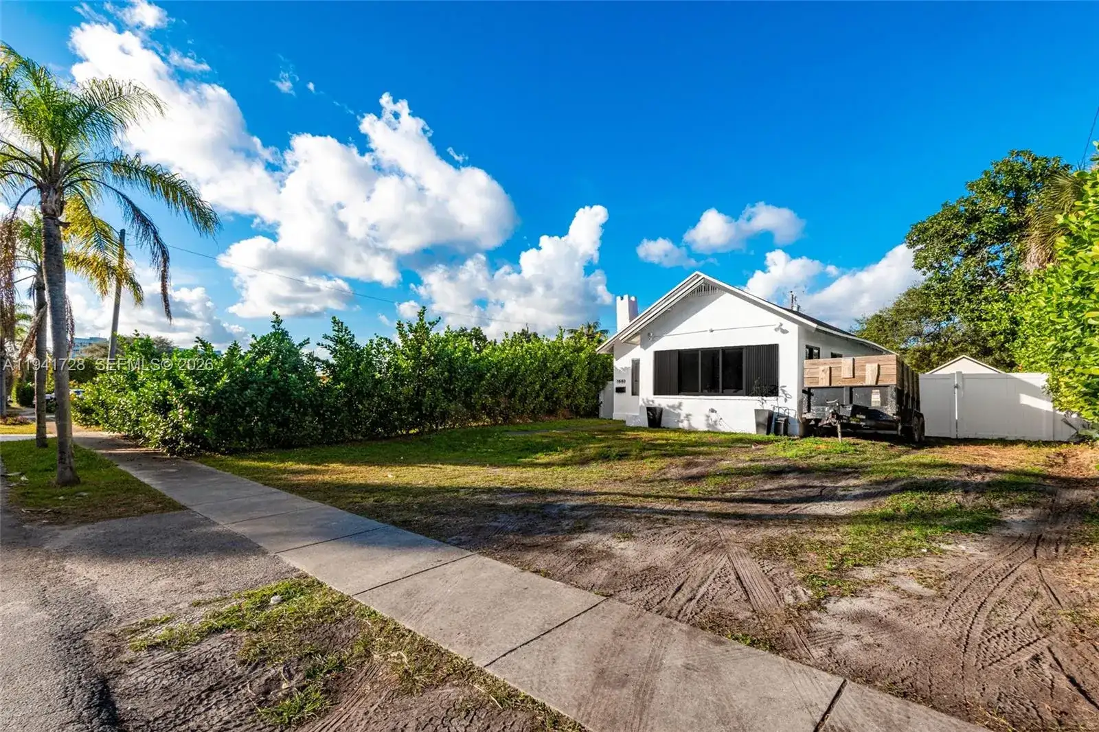 1683 NE 168th St, North Miami Beach FL 33162 photo 2