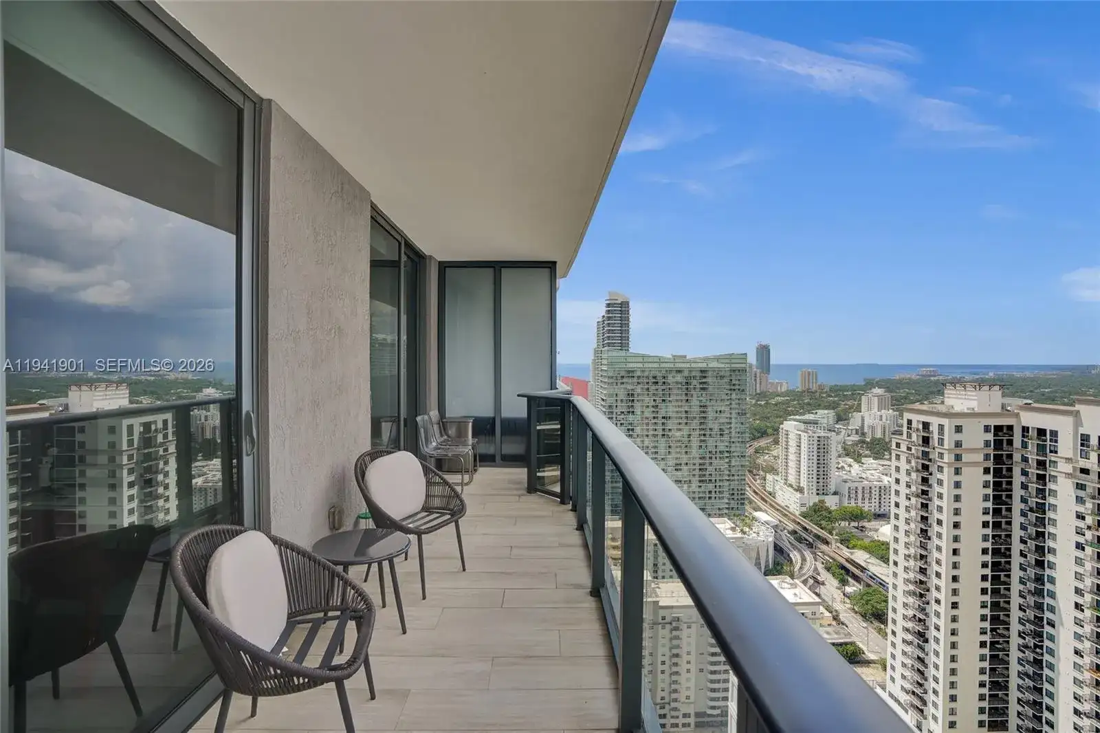 45 SW 9th St # 3807, Miami FL 33130 photo 2
