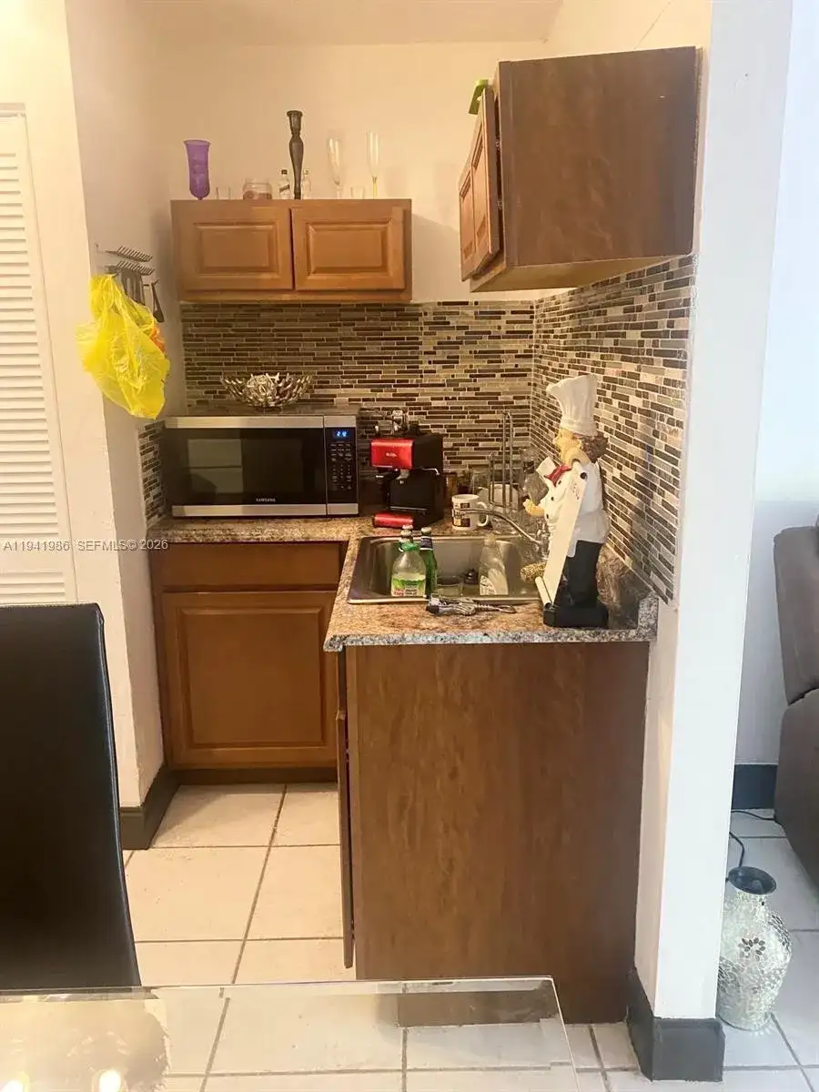4872 SW 140th Ave # 1, Miami FL 33175 photo 3